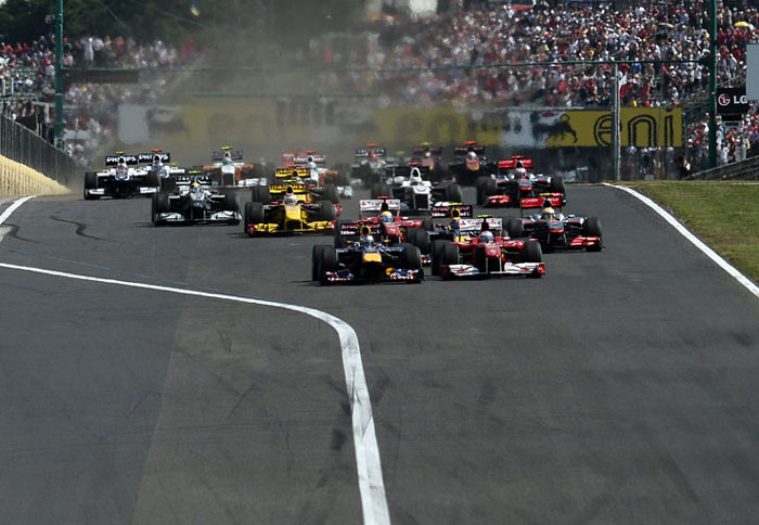 Στην κορυφή ο Mark Webber