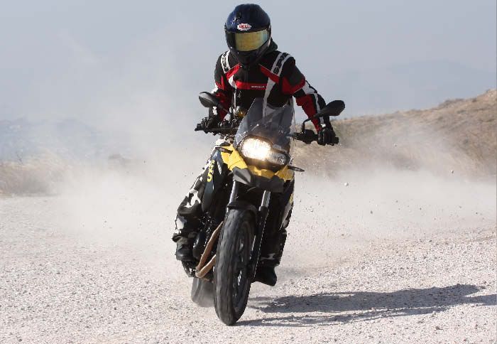 Νέες προτεινόμενες τιμές λιανικής, που ισχύουν για περιορισμένο αριθμό μοτοσικλετών και αφορούν στα μοντέλα F650GS και F800GS, από τη BMW.