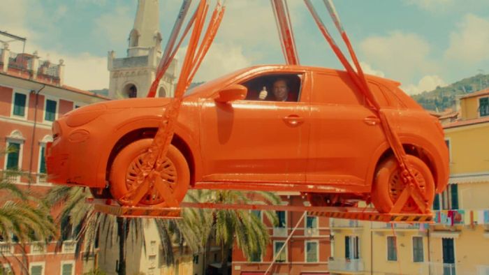 Η Fiat έβαψε πορτοκαλί το νέο 600e
