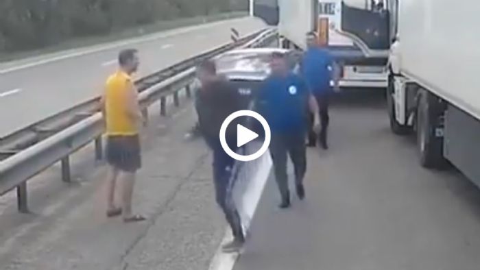 Έκανε τον μάγκα μέχρι να γνωρίσει την οργή των φορτηγατζήδων