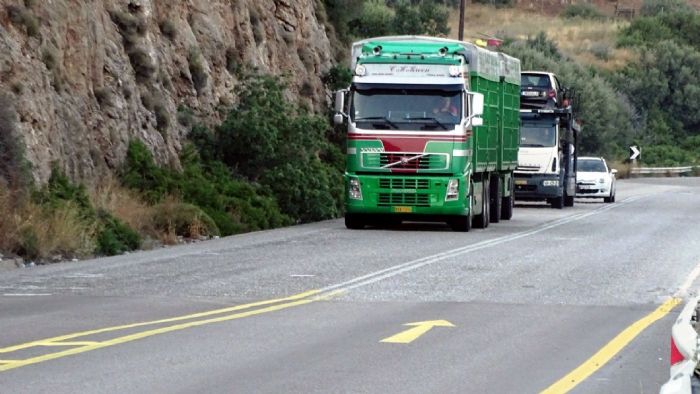 Απαγορεύσεις κυκλοφορίας φορτηγών για το 3ήμερο
