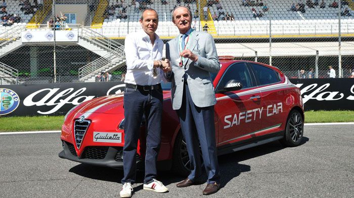 Μια Alfa Romeno Giulietta QV στην πίστα της Monza για... όλες τις δουλειές!