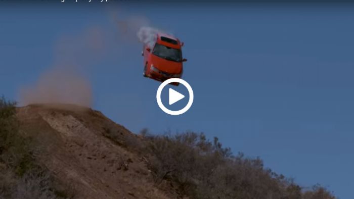 Ρίχνοντας Ι.Χ. στον γκρεμό