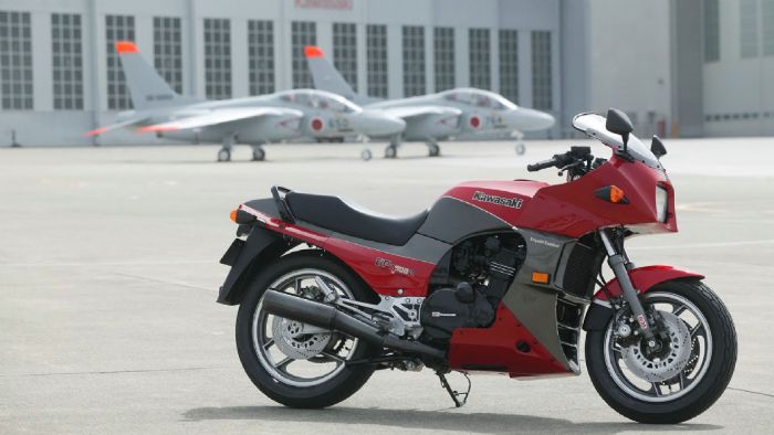 Kawasaki GPZ 900: Μοτοσυκλέτα…Top Gun! 