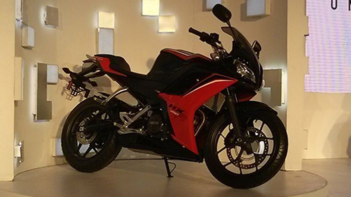 Το HX250R διαθέτει μονοκύλινδρο κινητήρα και συνδυασμένο ABS.
Το HX250R διαθέτει μονοκύλινδρο κινητήρα και συνδυασμένο ABS.