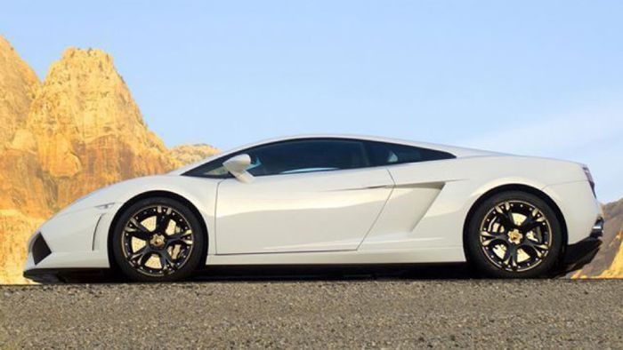Πουλάει έρωτα, παίρνει supercars Πουλάει έρωτα, παίρνει supercars