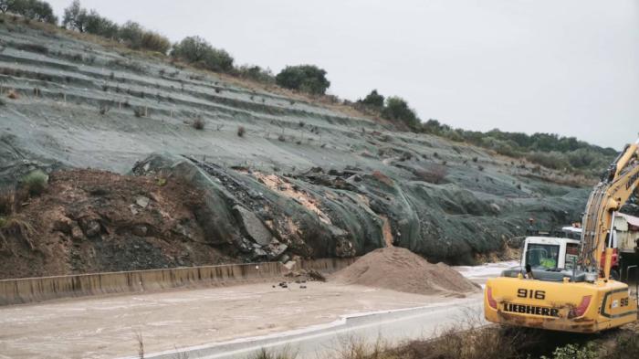 Μια εβδομάδα η Ιόνια Οδός παραμένει κλειστή και η υπομονή των οδηγών εξαντλήθηκε