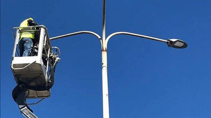 Αναβαθμίζεται ο ηλεκτροφωτισμός παραπλεύρως του ΠΑΘΕ