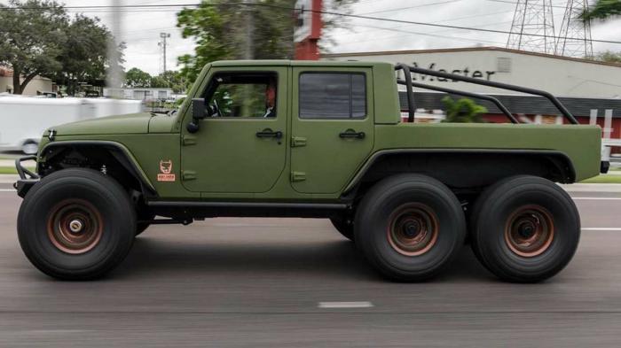 Η εταιρεία Bruiser Conversions κάνει διαθέσιμο το δικό της 6x6 όχημα, βασισμένο Η εταιρεία Bruiser Conversions κάνει διαθέσιμο το δικό της 6x6 όχημα, βασισμένο πάνω στο Jeep Wrangler.