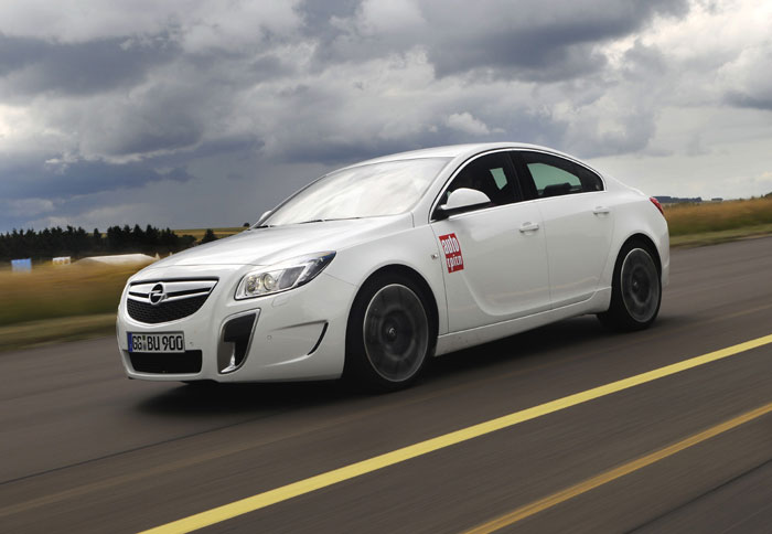 Διακριτική και προσεγμένη είναι η εξωτερική εμφάνιση του Opel Insignia OPC.
