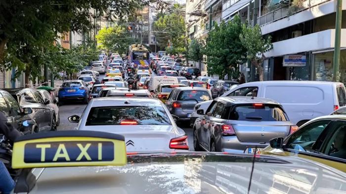 143 χαμένες ώρες στην κίνηση: Η Αθήνα 4η χειρότερη πόλη στην Ευρώπη