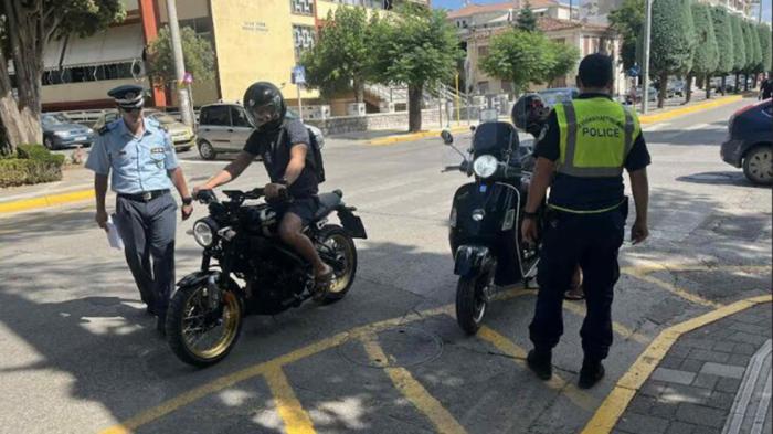 Πάνω από 595.000 ευρώ τα πρόστιμα για κράνος σε 1 εβδομάδα Πάνω από 595.000 ευρώ τα πρόστιμα για κράνος σε 1 εβδομάδα