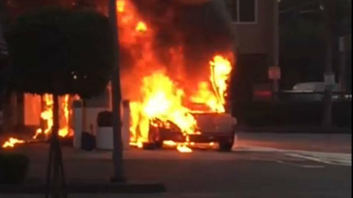 Lambo παρανάλωμα πυρός (+VID) Lambo παρανάλωμα πυρός (+VID)