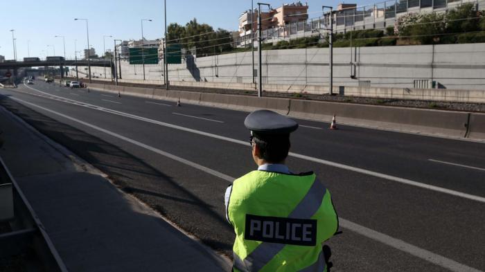 Αττική Οδός: 56χρονος έκανε όπισθεν στη ΛΕΑ για 1,5 χιλιόμετρο! Αττική Οδός: 56χρονος έκανε όπισθεν στη ΛΕΑ για 1,5 χιλιόμετρο!