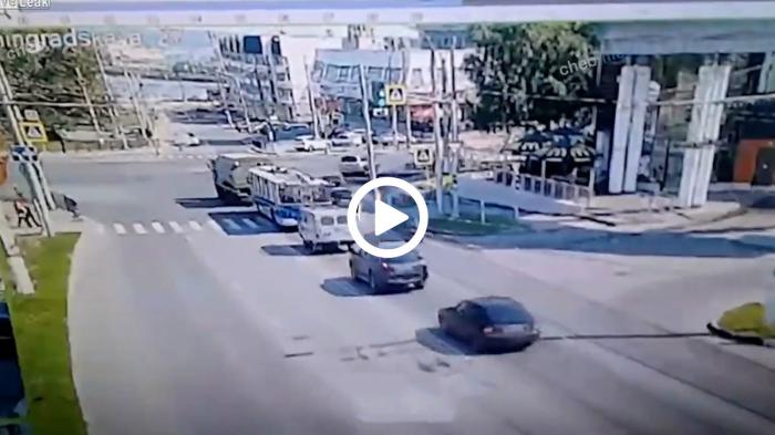 Λεωφορείο με τα φρένα «σπασμένα» Λεωφορείο με τα φρένα «σπασμένα»