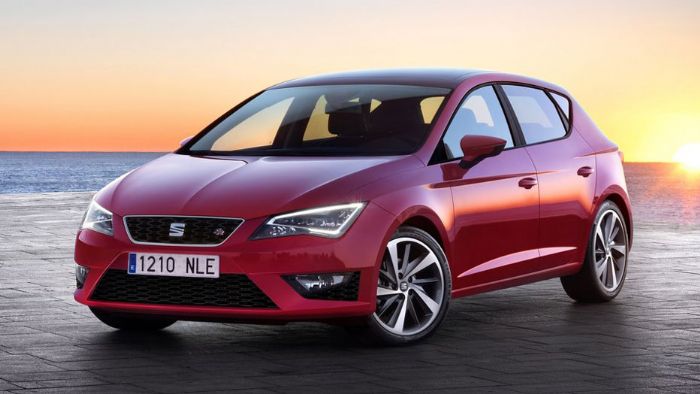 Στην τρίτη του πια γενιά, το Seat Leon, αποκτά για πρώτη φορά στην ιστορία του τρίθυρο αμάξωμα.