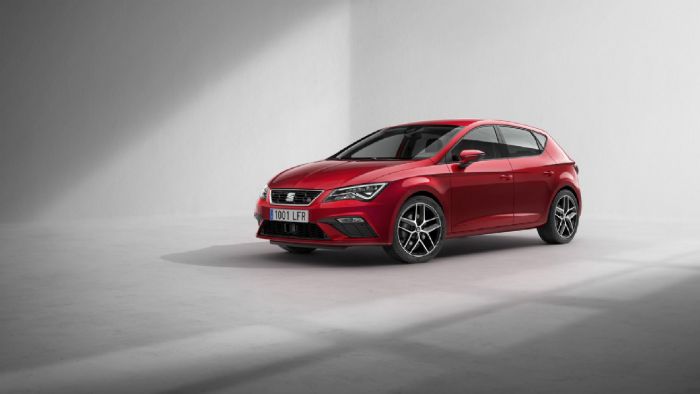 Αυτό είναι το ανανεωμένο SEAT Leon και οι διαφορές του είναι μάλλον δυσδιάκριτες.