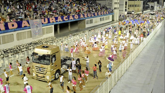 Το Mercedes-Benz Actros πάει… Rio