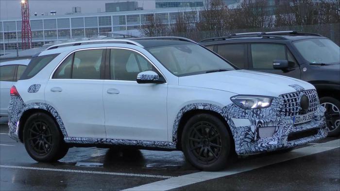 Η νέα Mercedes-AMG GLE 63 στο δρόμο (+vid)