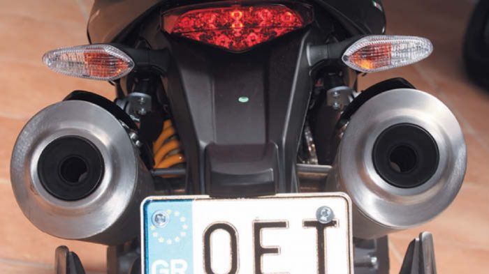 Αφιέρωμα: Εξατμίσεις Αφιέρωμα: Εξατμίσεις