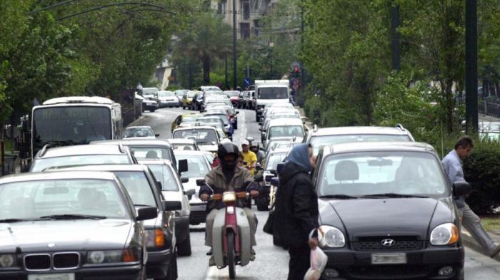 Ελλάδα: Αρνητική πρωτιά στην ΕΕ για άλλη μια χρονιά στην ηλικία των αυ Ελλάδα: Αρνητική πρωτιά στην ΕΕ για άλλη μια χρονιά στην ηλικία των αυτοκινήτων