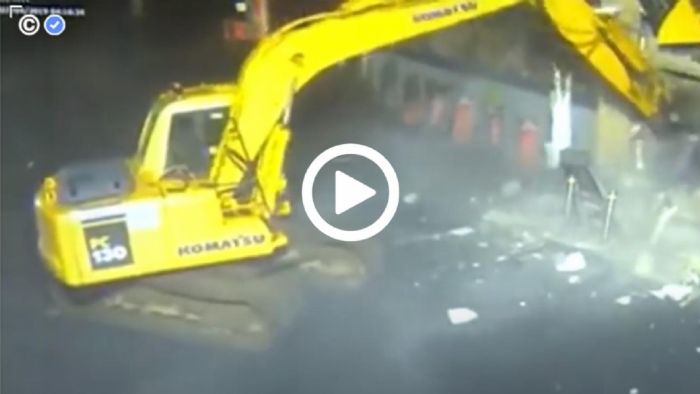 Έκλεψαν ΑΤΜ με... εκσκαφέα!