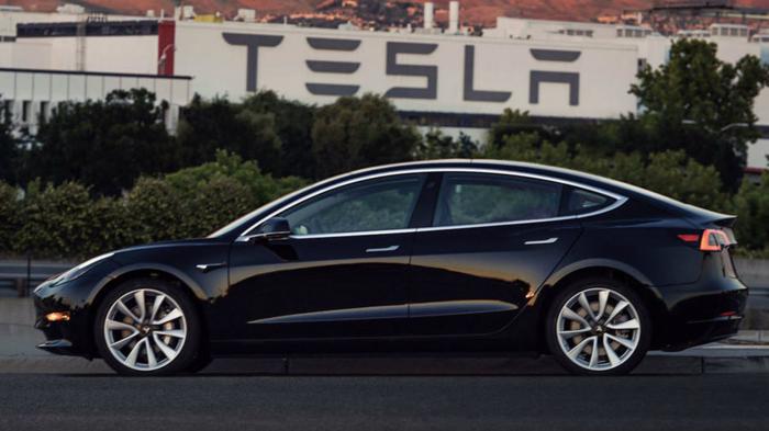 498 χλμ. αυτονομία το Τesla Model 3