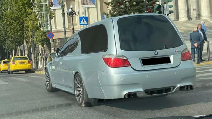 Ελληνική πατέντα: Η γρηγορότερη νεκροφόρα κυκλοφορεί στον Πειραιά!
