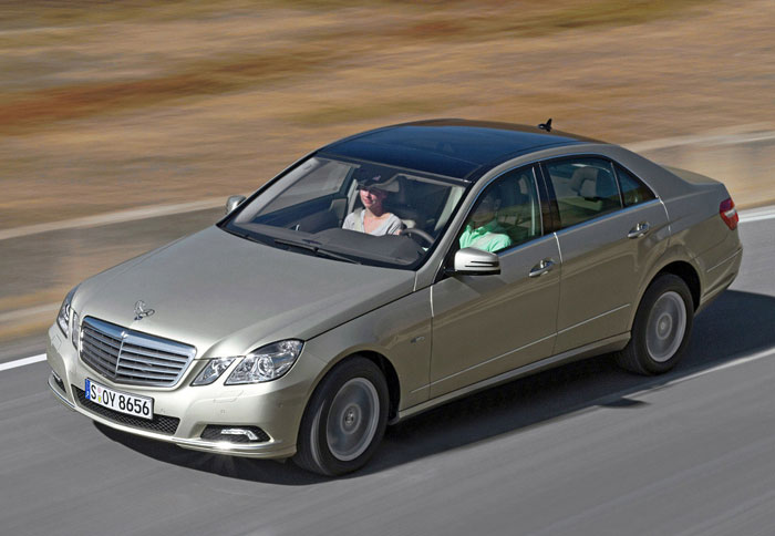 E-Class: και υβριδική 