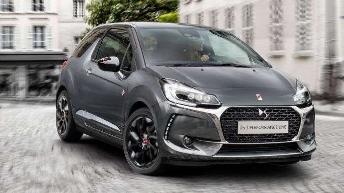 Η DS Automobiles προσέθεσε τη νέα έκδοση Performance Line σε όλα τα μοντέλα της Η DS Automobiles προσέθεσε τη νέα έκδοση Performance Line σε όλα τα μοντέλα της γκάμας της, τα DS 3, DS 3 Cabrio, DS 4 και DS 5. Προσφέρει σπορτίφ «ύφος», δίχως να το συνδυάζει με τεχνικές αλλαγές