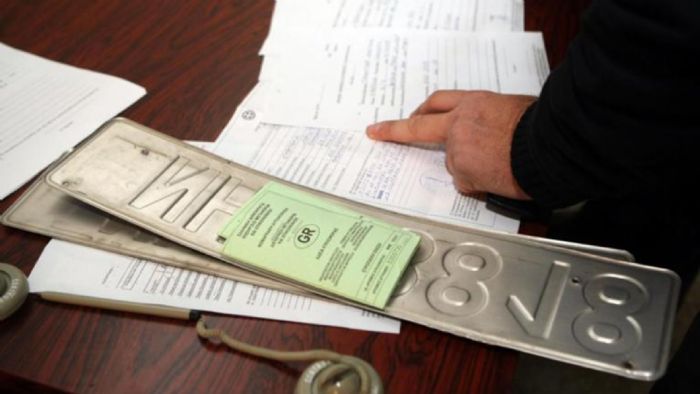 Χάνονται οι πινακίδες μετά το πέρας 18 μηνών