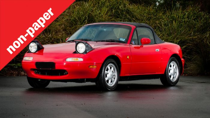 Τα πτυσσόμενα φώτα στο πρώτης γενιάς Mazda MX-5 είναι ένα χαρακτηριστικό που πολλοί νοσταλγούν. 