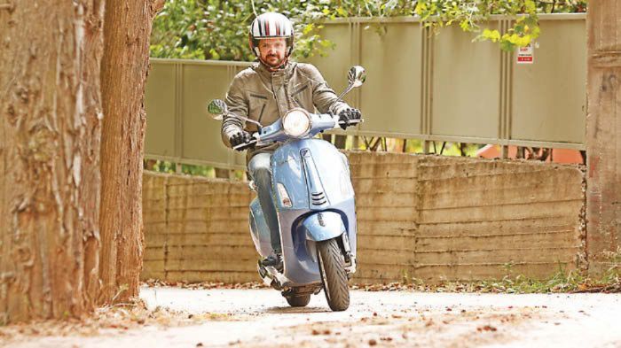 Στον τομέα της ευελιξίας η Primavera αγγίζει τα όρια που θέτουν οι νόμοι της φυσ Στον τομέα της ευελιξίας η Primavera αγγίζει τα όρια που θέτουν οι νόμοι της φυσικής αλλά στον αναβάτη της δίνει την αίσθηση ότι τα ξεπερνά!