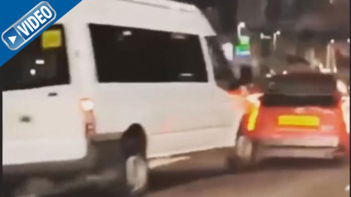 Τον χτύπησε γιατί πήγαινε αργά στην αριστερή λωρίδα Τον χτύπησε γιατί πήγαινε αργά στην αριστερή λωρίδα