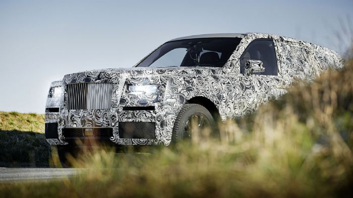 Παίρνει μορφή το SUV της Rolls-Royce