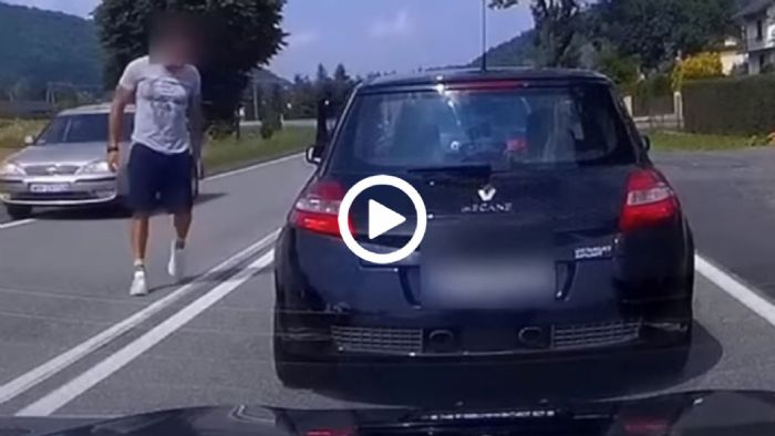 Προσπέρασε παράνομα και μετά ζήτησε και τα ρέστα!