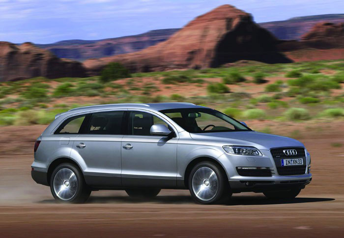 Οδηγήστε το νέο Audi Q7 με ένα click…