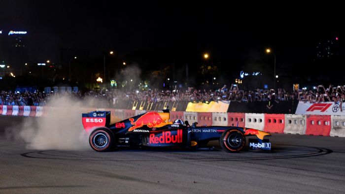 Το show της Red Bull στο Βιετνάμ (+vid)
