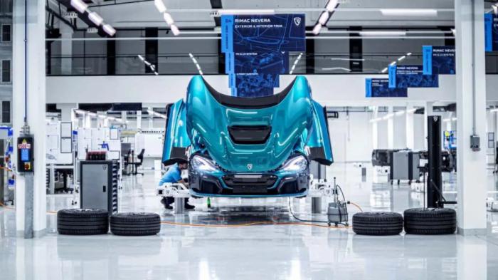 Θυγατρική της Bugatti θα παρουσιάσει αυτοματοποιημένο ρομποταξί