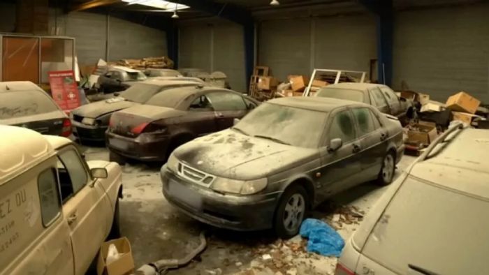 20+ αυτοκίνητα Saab βρέθηκαν μέσα σε ερημωμένη αντιπροσωπεία 