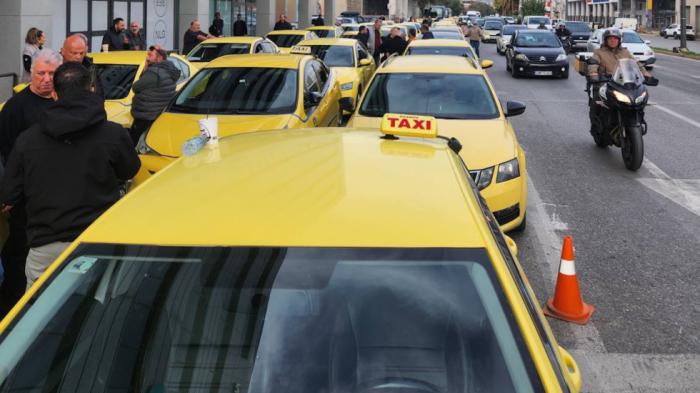 Χωρίς ταξί και σήμερα η Αττική – Νέα 24ωρη απεργία και συγκέντρωση στη Λεωφόρο Αθηνών