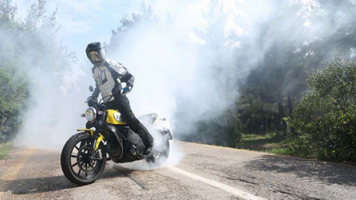 Δοκιμάζουμε: Ducati Scrambler Δοκιμάζουμε: Ducati Scrambler