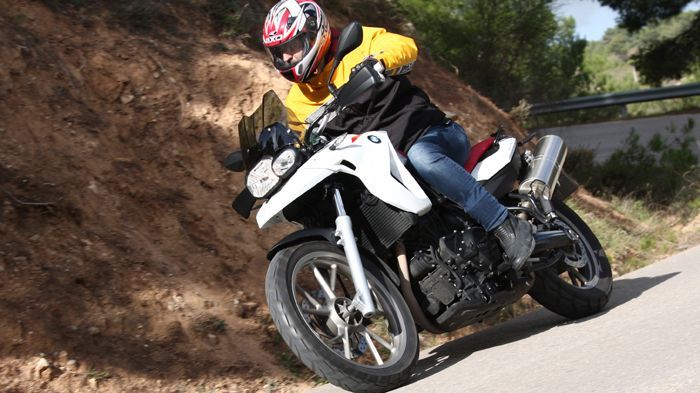 Για να εξακολουθήσει να φαίνεται καινούργια, η μοτοσικλέτα θέλει φροντίδα.