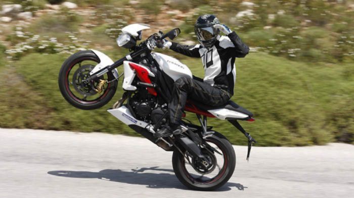 Test: Triumph Street triple R ABS Test: Triumph Street triple R ABS