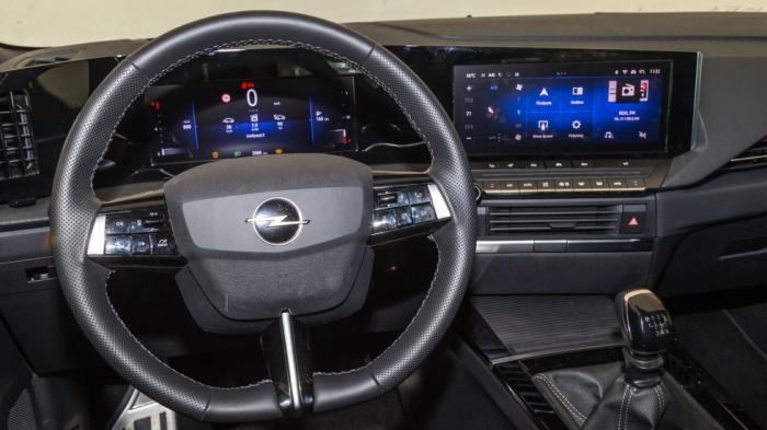 Στάνταρ στο Opel Astra προσφέρονται 10άρα οθόνη αφής και ίδιας διάστασης ψηφιακό Στάνταρ στο Opel Astra προσφέρονται 10άρα οθόνη αφής και ίδιας διάστασης ψηφιακό καντράν.