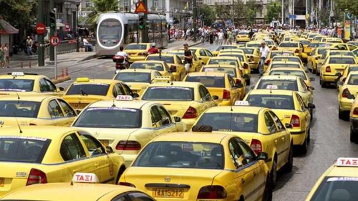 Αναστέλλεται η 48ωρη απεργία των ταξί – Κανονικά η κυκλοφορία από το πρωί της Πέμπτης