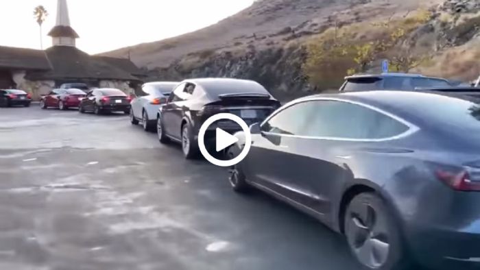 «Στο περίμενε» δεκάδες Tesla για λίγο... ρεύμα! «Στο περίμενε» δεκάδες Tesla για λίγο... ρεύμα!