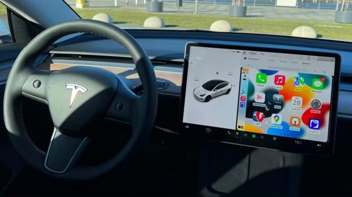 Η Tesla πιθανότατα θα προσθέσει το Apple CarPlay στα μοντέλα της Η Tesla πιθανότατα θα προσθέσει το Apple CarPlay στα μοντέλα της