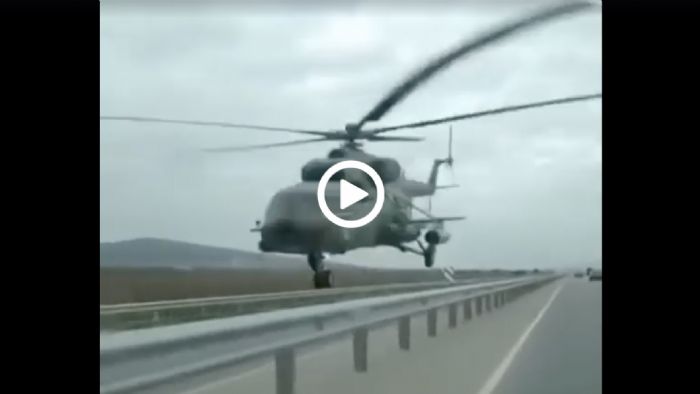 Τετ-α-τετ με ελικόπτερο στην εθνική Τετ-α-τετ με ελικόπτερο στην εθνική