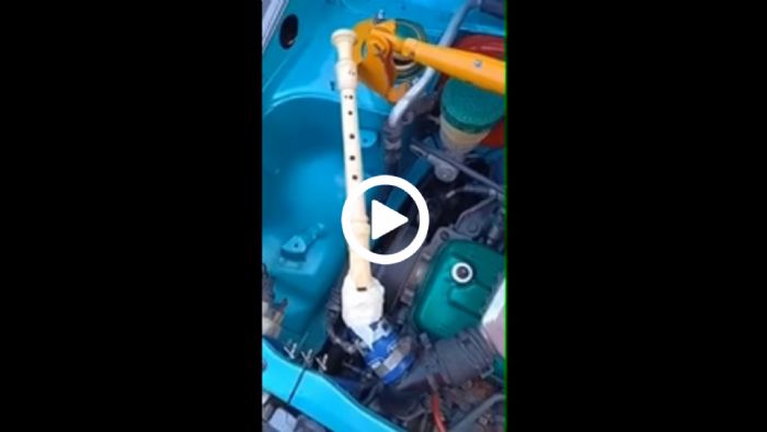 Έκανε το μοτέρ να «κελαηδάει» Έκανε το μοτέρ να «κελαηδάει»